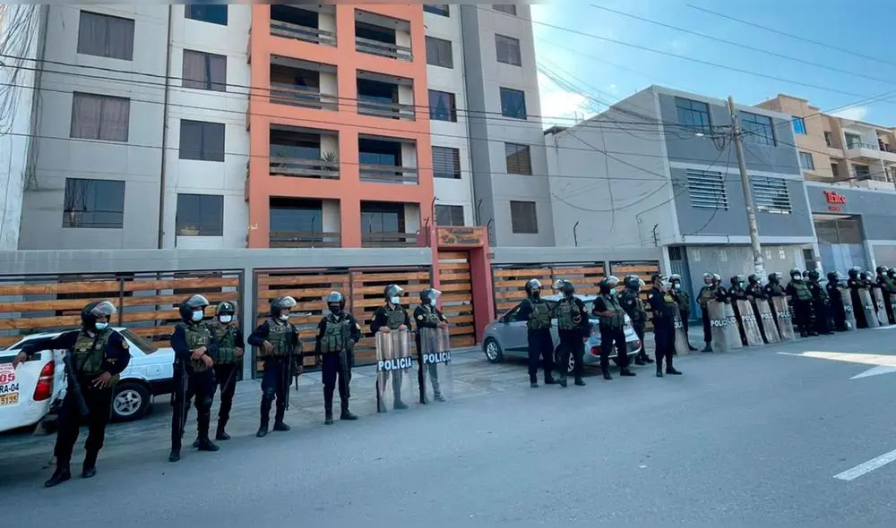 Pidieron no ser atendidos por funcionarios intermediarios, sino por la autoridad edil. Foto: Rosa Quincho/URPI-LR Pidieron no ser atendidos por funcionarios intermediarios, sino por la autoridad edil. Foto: Rosa Quincho/URPI-LR