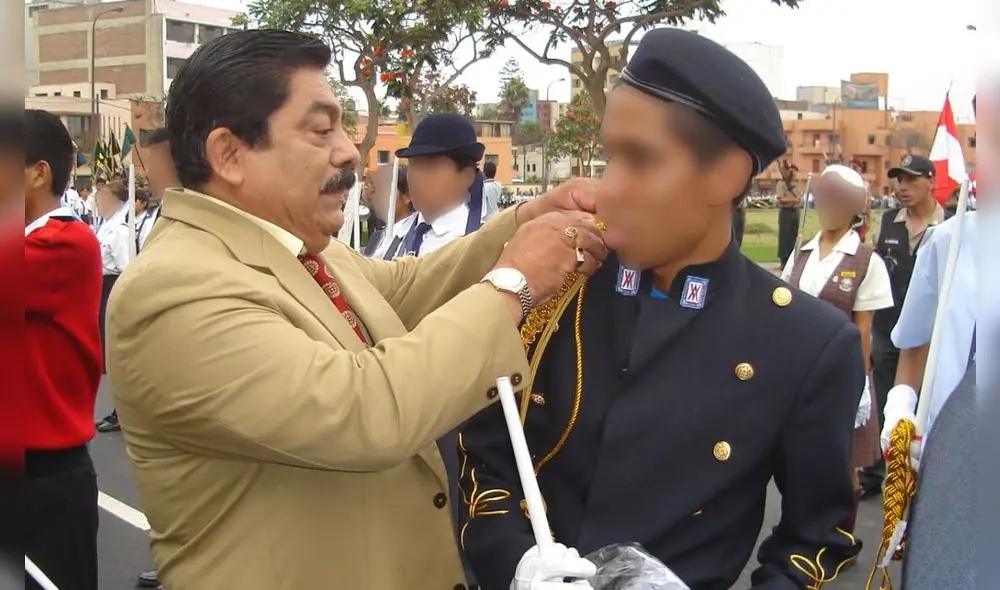 Los policías escolares son agentes que sirven para prevenir desorden en las aulas y los alrededores de cada centro educativo. Foto: Andina Los policías escolares son agentes que sirven para prevenir desorden en las aulas y los alrededores de cada centro educativo. Foto: Andina