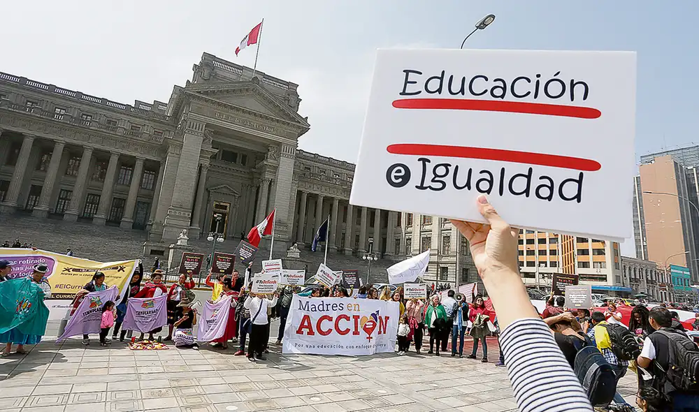 Recurso. Nuevamente la sociedad civil recurre al Poder Judicial para defender la educación pública y el derecho a la igualdad. Foto: La República Recurso. Nuevamente la sociedad civil recurre al Poder Judicial para defender la educación pública y el derecho a la igualdad. Foto: La República