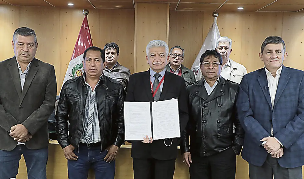 Entendimiento. Los transportistas dieron una tregua de 3 semanas. El MTC, en tanto, espera lograr consensos en ese plazo. Foto: Entendimiento. Los transportistas dieron una tregua de 3 semanas. El MTC, en tanto, espera lograr consensos en ese plazo. Foto: