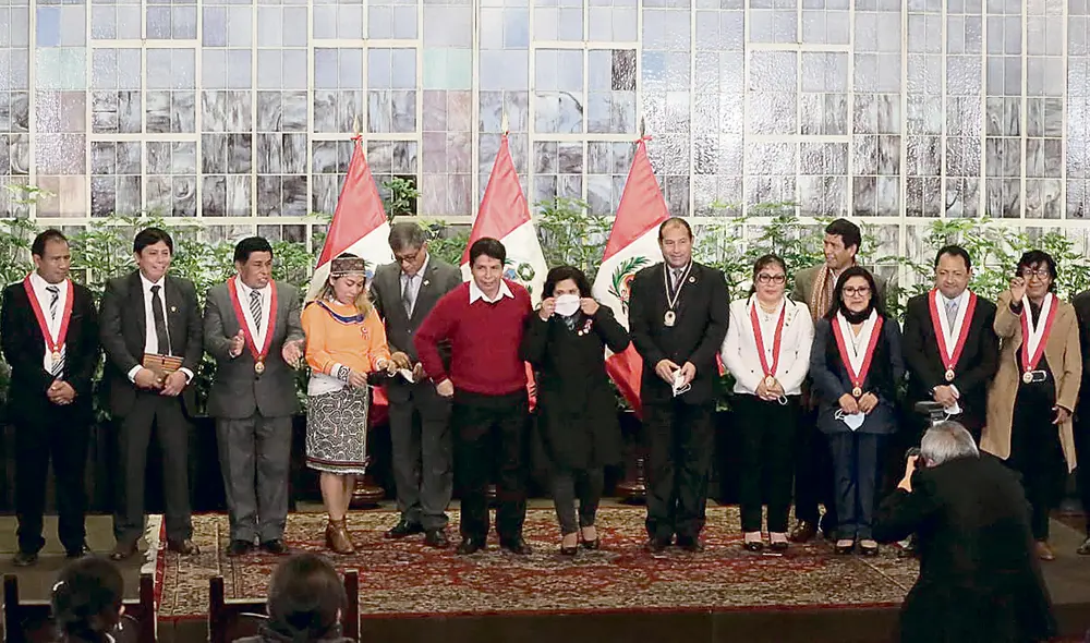 Más promesas. El mandatario ofreció más beneficios a docentes por su día. ¿Los cumplirá? Foto: John Reyes/La República Más promesas. El mandatario ofreció más beneficios a docentes por su día. ¿Los cumplirá? Foto: John Reyes/La República