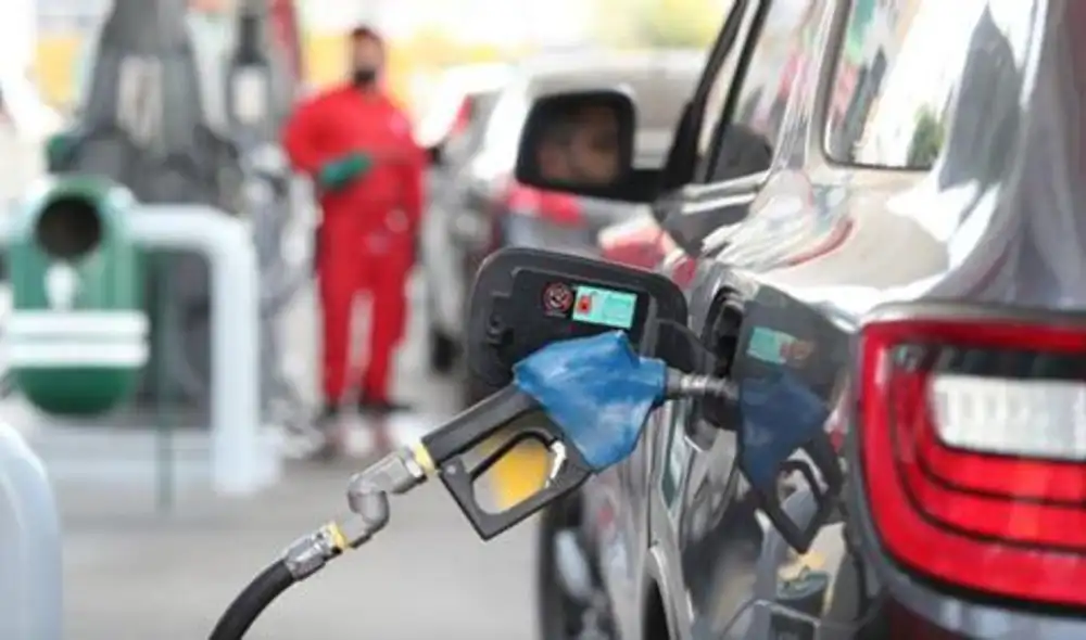 El precio mayorista del diésel de uso vehicular se mantiene en S/ 15,93 en la planta Callao. Foto: Andina