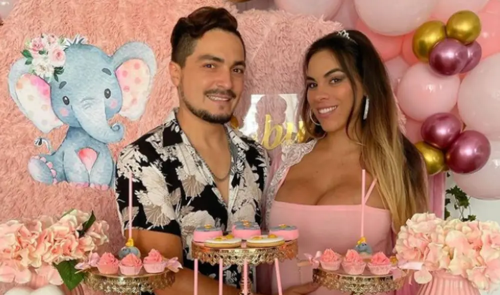 Ambos tienen una pequeña hija de un año y medio de edad. Foto: instagram Adolfo Carrasco Ambos tienen una pequeña hija de un año y medio de edad. Foto: instagram Adolfo Carrasco