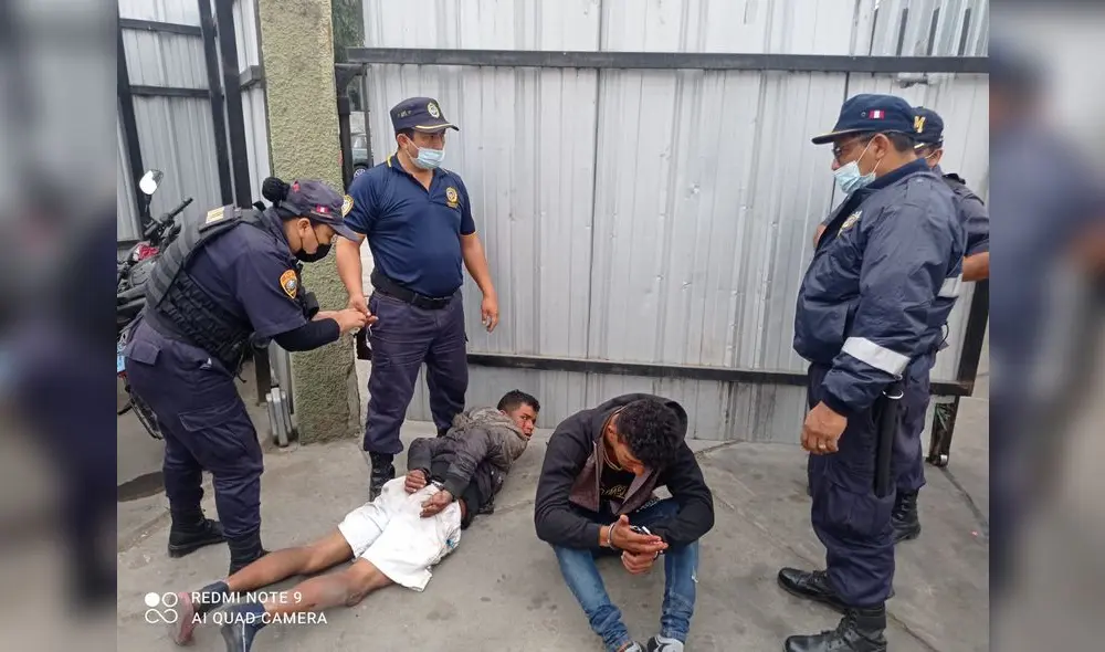 Agresores fueron detenidos con el cuchillo usado para atacar a serenos. Foto: MPT Agresores fueron detenidos con el cuchillo usado para atacar a serenos. Foto: MPT