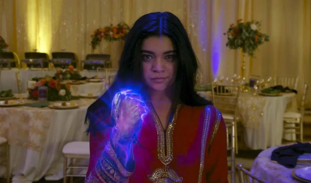 Iman Vellani, la protagonista de "Ms. Marvel" contestó a los haters de la serie que han estado bombardeando la historia con reseñas y comentarios negativos. Foto: composición/Disney+