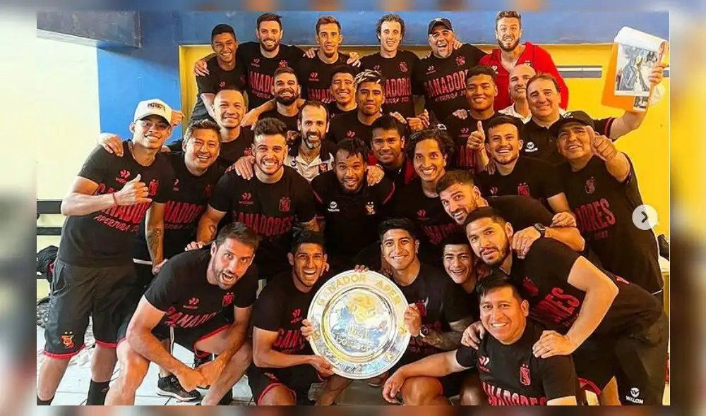Néstor Lorenzo junto al equipo del Melgar tras ganar el Apertura de Perú. Foto: Néstor Lorenzo Néstor Lorenzo junto al equipo del Melgar tras ganar el Apertura de Perú. Foto: Néstor Lorenzo