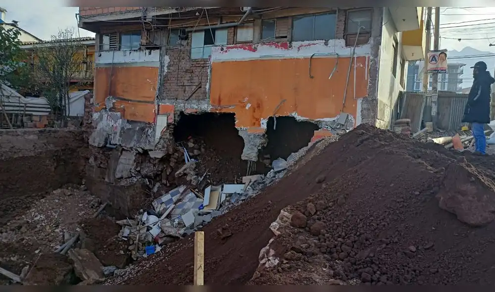 Cusco. Graves daños a los cimientos de la construcción provocaron situación actual. Foto: Alexander Flores/URPI