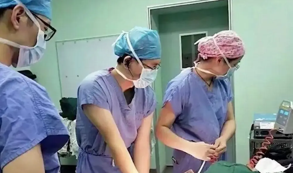 La sangre que Chen encontraba en su orina se debía a una limitada menstruación y los dolores estomacales que lo atormentaban eran cólicos por sus periodos. Foto: Weibo