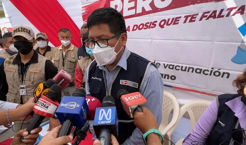 López Peña exhortó a la población a usar de forma correcta la mascarilla en lugares  Foto: Rosa Quincho/URPI-LR