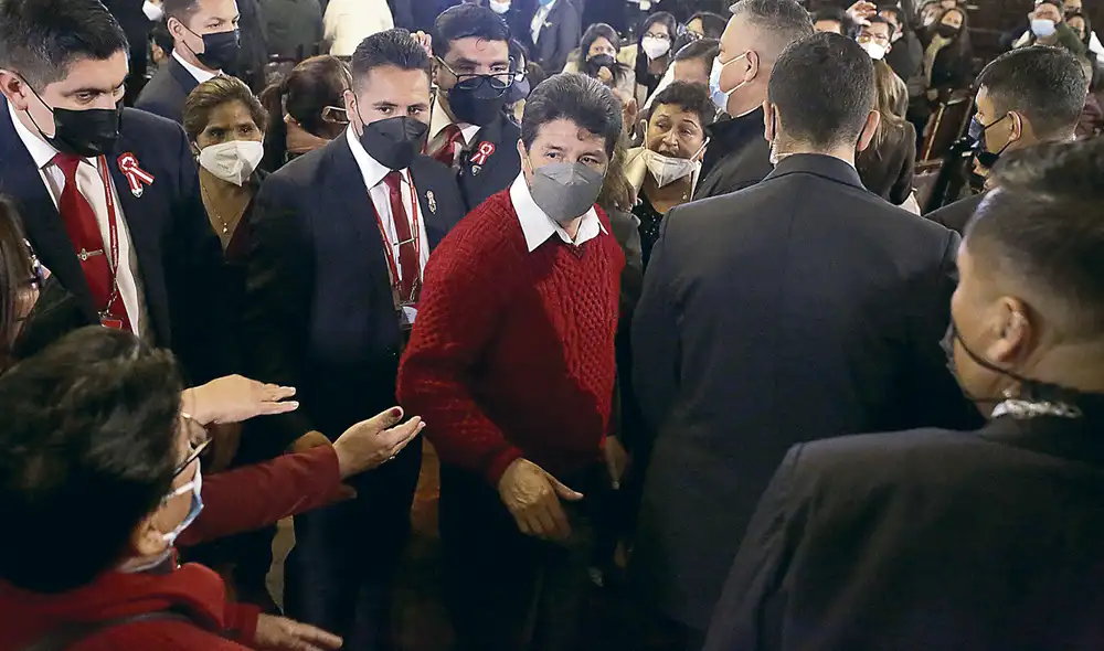 En jaque. En la Derrama y el Sutep afirman que abierto apoyo del presidente Castillo a la Fenatep quedó al descubierto. Foto: John Reyes/La República