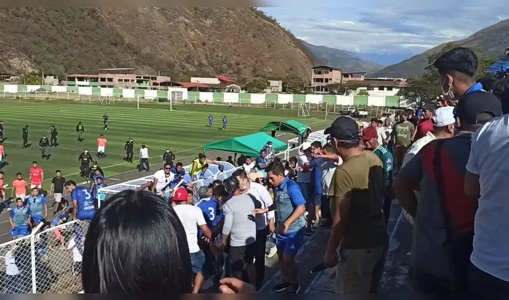 Cusco. Gresca se desató en pleno estadio de Quillabamba. Foto: Noticias Quillabamba