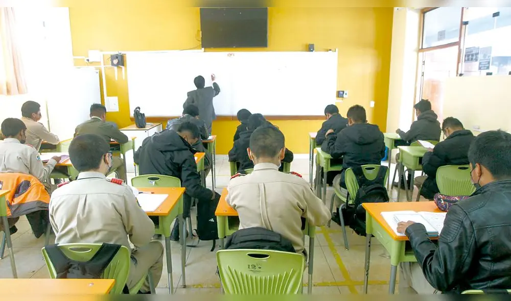 Riesgo. En colegios se registra alto índice de contagios. Foto: La República/Archivo Riesgo. En colegios se registra alto índice de contagios. Foto: La República/Archivo