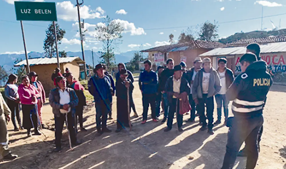 Diligencias en Luz Belén. La policía intentó cumplir diligencias, pero las rondas impidieron el despliegue bajo la argumentación de la aplicación de la justicia comunal. Foto: difusión
