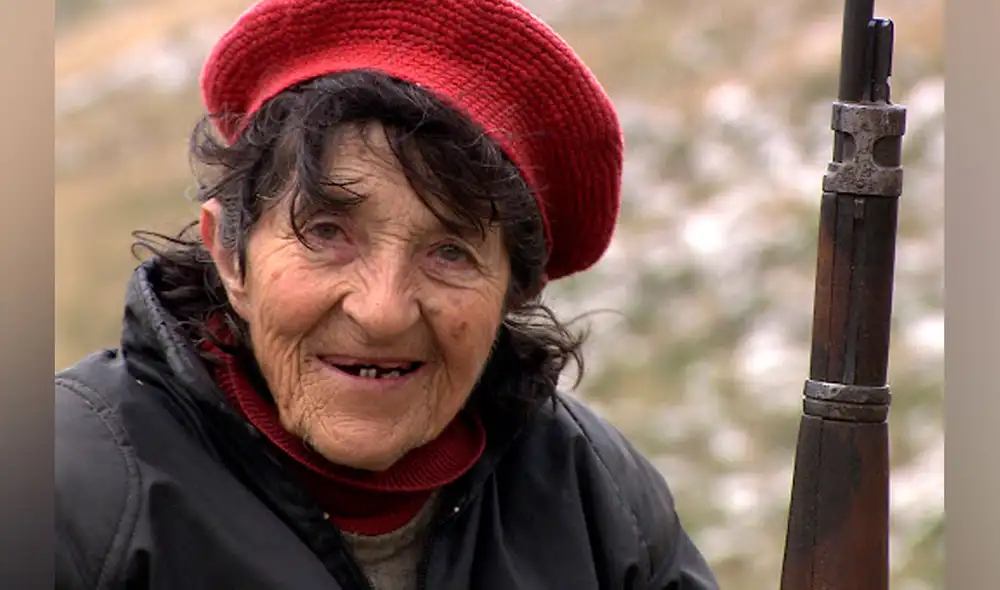 Stana Cerovic, nacida en 1936, murió a los 85 años sin haber consumado ninguna relación. Foto: Twitter @Lic_CarlosMunoz / Video: YouTube