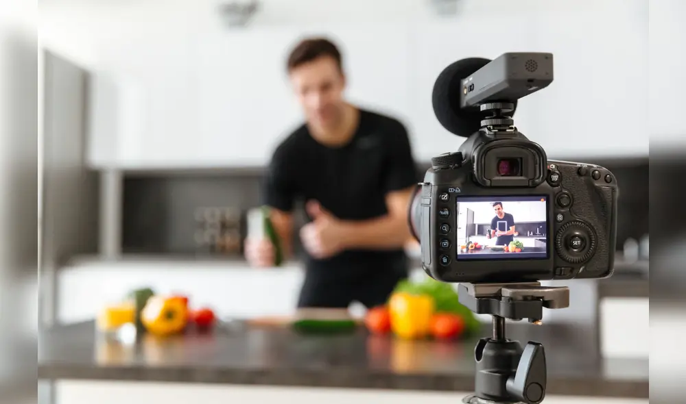 Universo de influencers superaría los 104.000, según estudio. Foto: Freepik