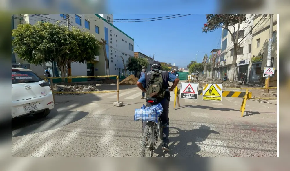 La ciclovía se construyó con inversión estatal. Los cicliistas resultan perjudicados. Foto: Rosa Quincho/ URPI-LR