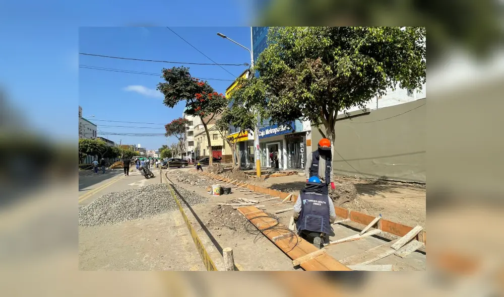 La MPCH ejecuta renovación de renovación de veredas en la avenida José Balta. Foto: Rosa Quincho/ URPI-LR