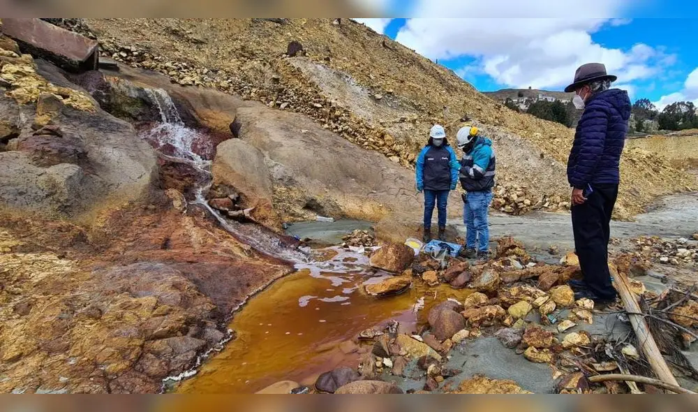 Comunidades han construido una planta de procesamiento de agua, para evitar consumirla contaminada del río Moche. Foto: Prensa Minam Comunidades han construido una planta de procesamiento de agua, para evitar consumirla contaminada del río Moche. Foto: Prensa Minam