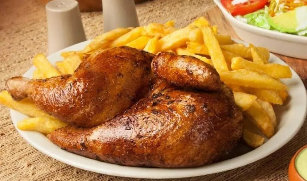 Fuera del pellejo, el pollo a la brasa en general suele exceder la cantidad de calorías recomendada. Foto: La República