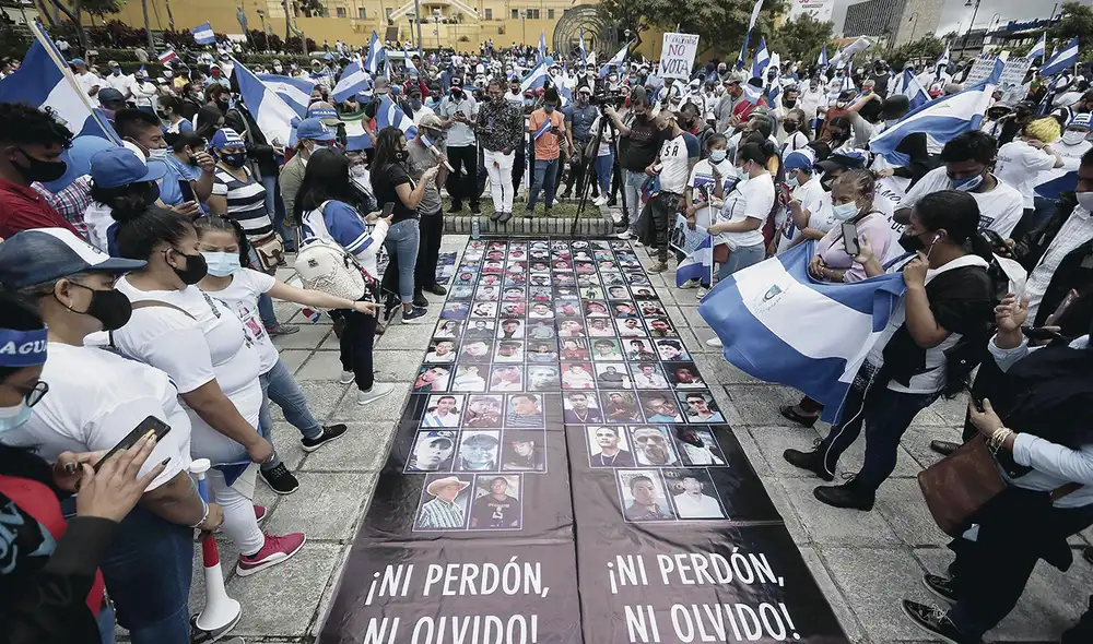 Protestas. Miles de nicaragüenses que lograron escapar de la dictadura se mantienen firmes en sus protestas contra el régimen de Ortega y Murillo. Foto: EFE Protestas. Miles de nicaragüenses que lograron escapar de la dictadura se mantienen firmes en sus protestas contra el régimen de Ortega y Murillo. Foto: EFE