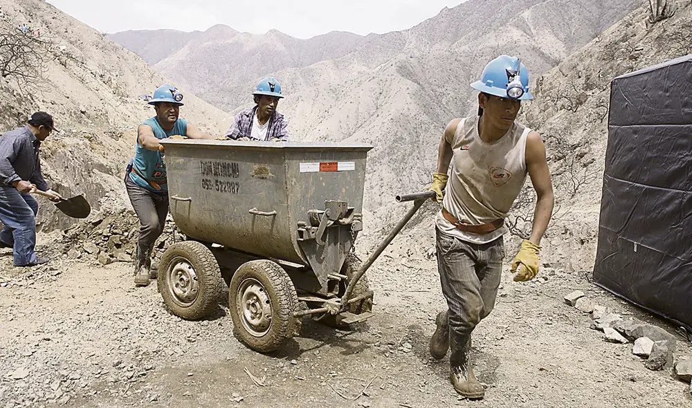 Alcance. El 70% de los trabajadores tercerizados está en minería, sector considerado de alto riesgo. Congreso busca derogar DS que regula modalidad de contratación. Foto: difusión