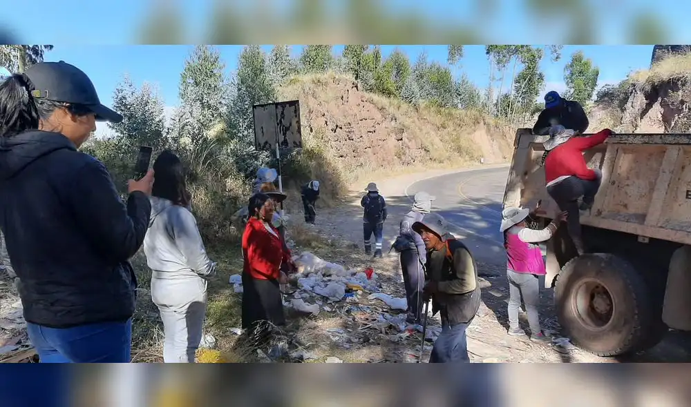 Cusco. Comuneros recogieron desechos que son arrojados en zona turística. Foto: DDCC