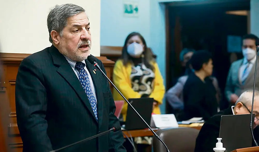 Derrota. Ante la contundencia de argumentos contra su postura, el fujimorista Bustamante Aceptó el revés ‘con reservas’. Foto: difusión Derrota. Ante la contundencia de argumentos contra su postura, el fujimorista Bustamante Aceptó el revés ‘con reservas’. Foto: difusión