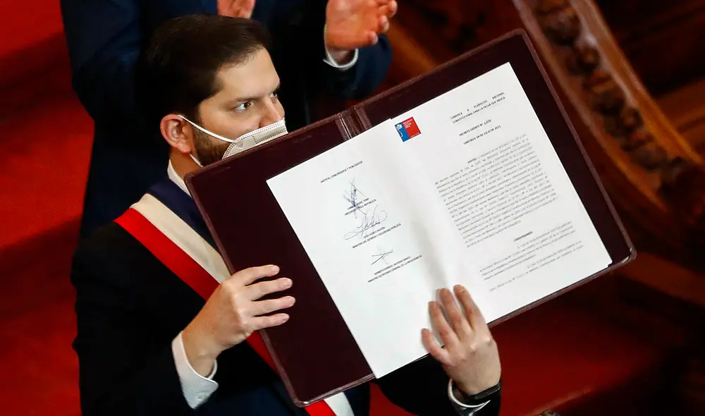 “Va a tener que discutirse todo de nuevo a partir de cero”, afirmó Boric. Foto: AFP “Va a tener que discutirse todo de nuevo a partir de cero”, afirmó Boric. Foto: AFP