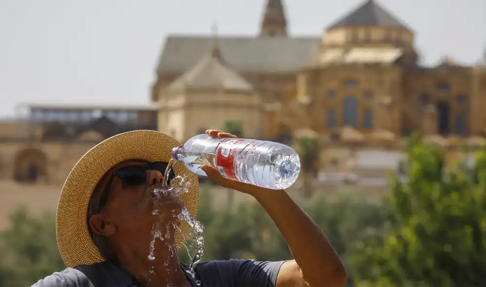 Los ayuntamientos de España han habilitado albergues temporales en pabellones deportivos para quienes no puedan acudir a casas de familiares o amigos. Foto: EFE Los ayuntamientos de España han habilitado albergues temporales en pabellones deportivos para quienes no puedan acudir a casas de familiares o amigos. Foto: EFE