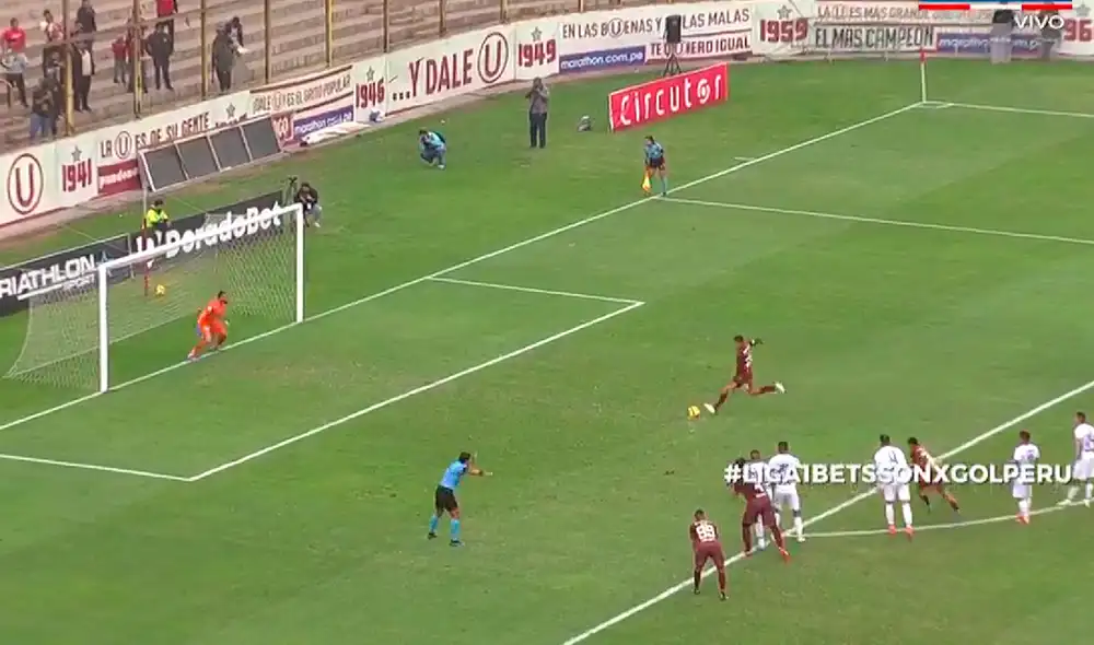 Valera no falló de penal para el 1-0 de Universitario. Foto: captura de Gol Perú Valera no falló de penal para el 1-0 de Universitario. Foto: captura de Gol Perú
