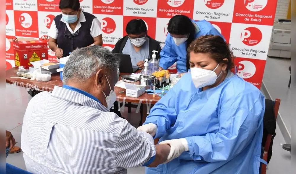 Piuranos se realizan pruebas para descartar cancer de próstata. Foto: Diresa.