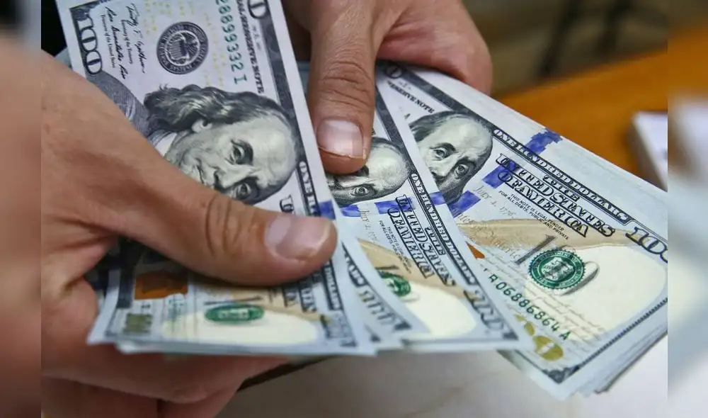 Los temores ante una posible recesión global son uno de los factores que han causado la subida del dólar, según el IPE. Foto: Bloomberg