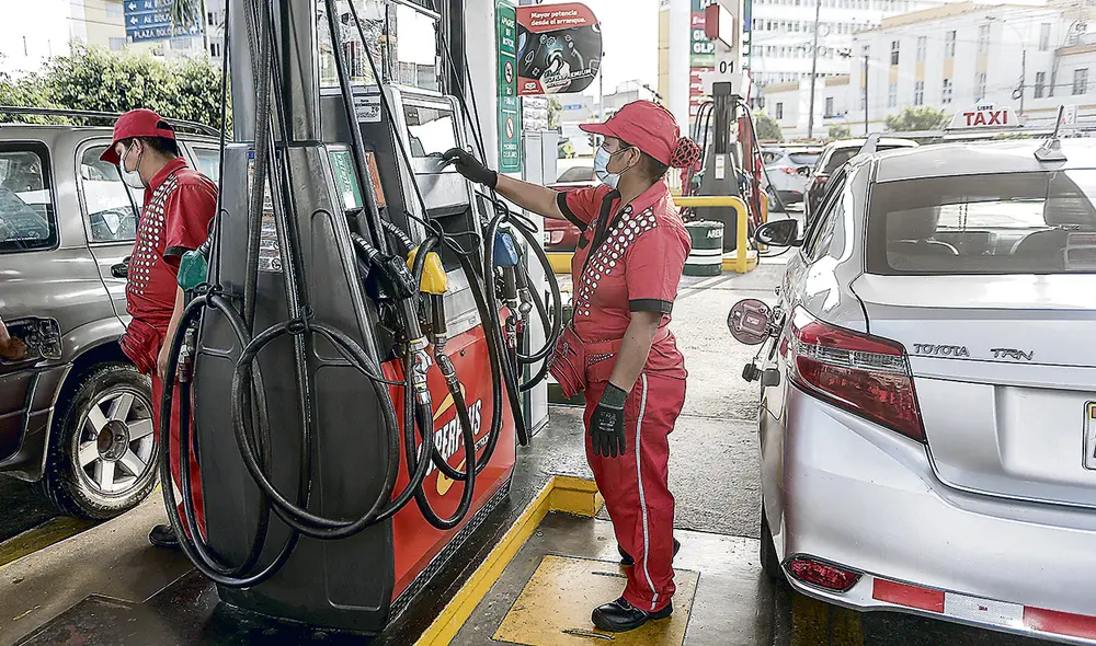 Libre mercado. Precios suben por ascensor y bajan por escalera. Foto: Antonio Melgarejo / La República Libre mercado. Precios suben por ascensor y bajan por escalera. Foto: Antonio Melgarejo / La República