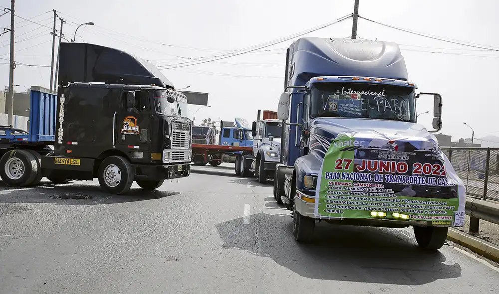 Condiciones. Transportistas señalan que solo conversarán con el presidente Pedro Castillo o los ministros vinculados al sector. En tanto, apagarán motores. Foto: John Reyes/La República
