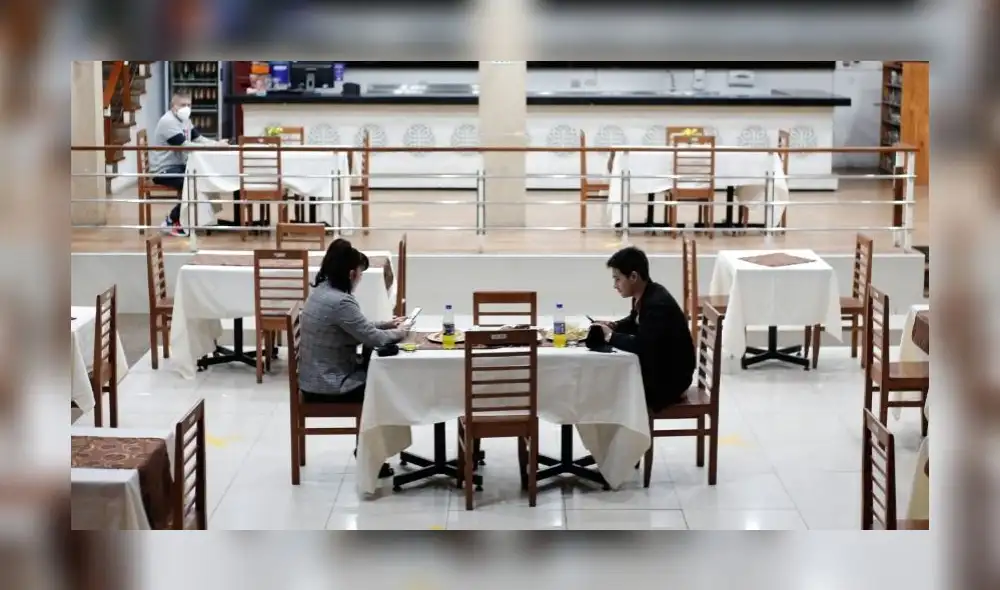 Muchos restaurantes han optado por convertirse en pollerías para no desaparecer. Foto: La República Muchos restaurantes han optado por convertirse en pollerías para no desaparecer. Foto: La República