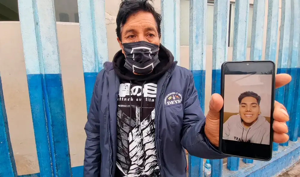 Padre está en los exteriores del hospital Sabogal a la espera de nuevas noticias de su hijo. Foto: Maria Pía Ponce / URPI-LR Padre está en los exteriores del hospital Sabogal a la espera de nuevas noticias de su hijo. Foto: Maria Pía Ponce / URPI-LR