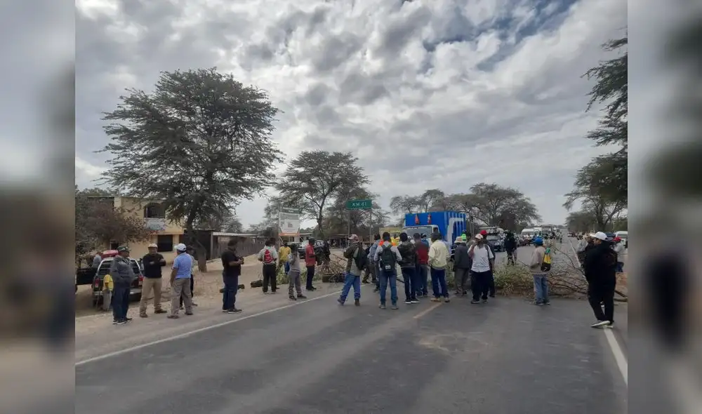 Las carreteras bloqueadas fueron Piura-Sullana, Panamericana Norte, Sullana-Tambogrande, entre otras. Foto: Grover Lozada