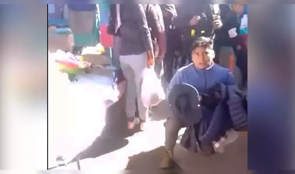 Puno. Sujeto fue sometido a castigo por los comerciantes. Foto: RSA Puno. Sujeto fue sometido a castigo por los comerciantes. Foto: RSA