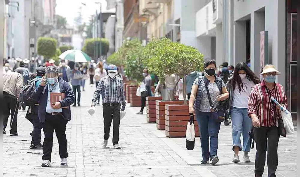 Problema. Población de Arequipa debe retomar las medidas de bioseguridad para evitar que cifras de contagios se sigan elevando. Foto: La República/Rodrigo Talavera Problema. Población de Arequipa debe retomar las medidas de bioseguridad para evitar que cifras de contagios se sigan elevando. Foto: La República/Rodrigo Talavera