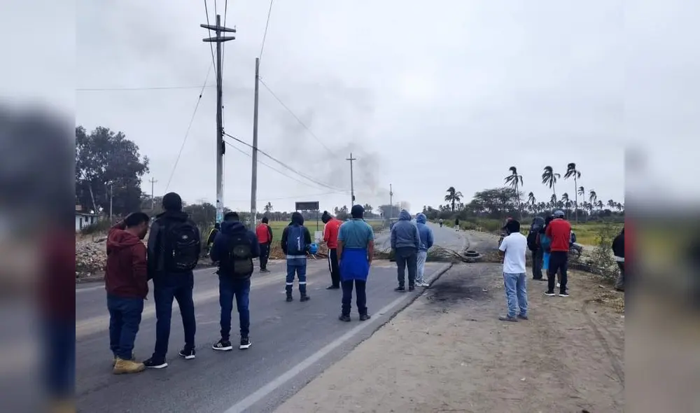 Se registró un enfrentamiento entre policías y agricultores. Foto: Lampazos Noticias Se registró un enfrentamiento entre policías y agricultores. Foto: Lampazos Noticias