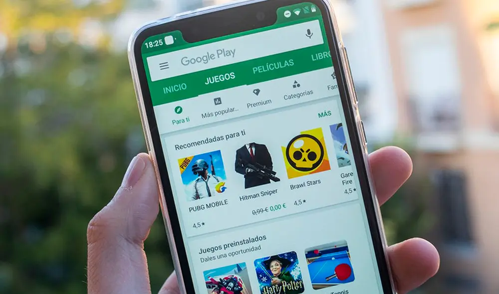En Play Store hay infinidad de apps gratis y de paga que puedes bajar en tu smartphone. Foto: Xataka