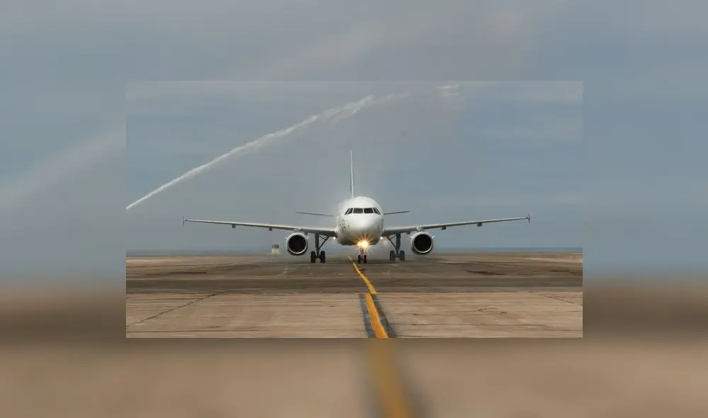 En combustible Turbo, utilizado principalmente en actividades de transporte aéreo, Sánchez indicó que hay disponibilidad de 107.000 barriles almacenados en terminales y plantas. Foto: Mincetur