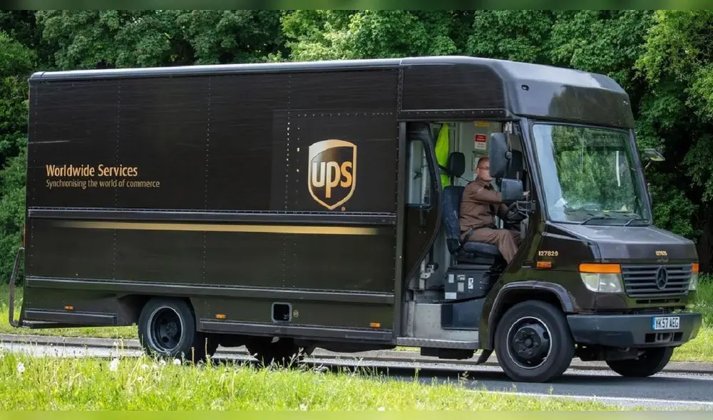 Transporte de los trabajadores de la empresa UPS. Video: Twitter/John-Carlos Estrada Transporte de los trabajadores de la empresa UPS. Video: Twitter/John-Carlos Estrada