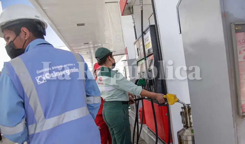Osinergmin acompañó operativo en grifo de Arequipa. Foto: La República. Osinergmin acompañó operativo en grifo de Arequipa. Foto: La República.
