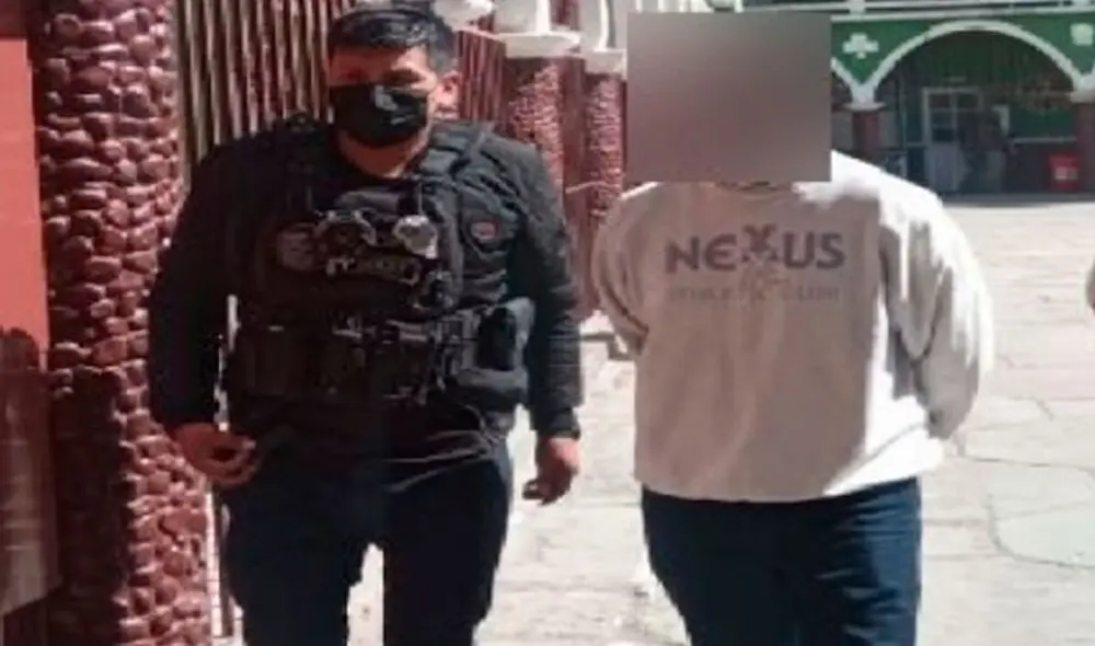 La Policía boliviana lleva a la cárcel a uno de los aprehendidos tras abusar de una menor de edad. Foto: ANF / Video: Unitel La Policía boliviana lleva a la cárcel a uno de los aprehendidos tras abusar de una menor de edad. Foto: ANF / Video: Unitel