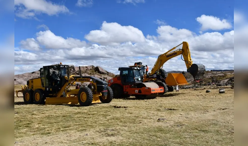 Moderna maquinaria ya está en provincias de la sierra liberteña. Foto: GRALL Moderna maquinaria ya está en provincias de la sierra liberteña. Foto: GRALL