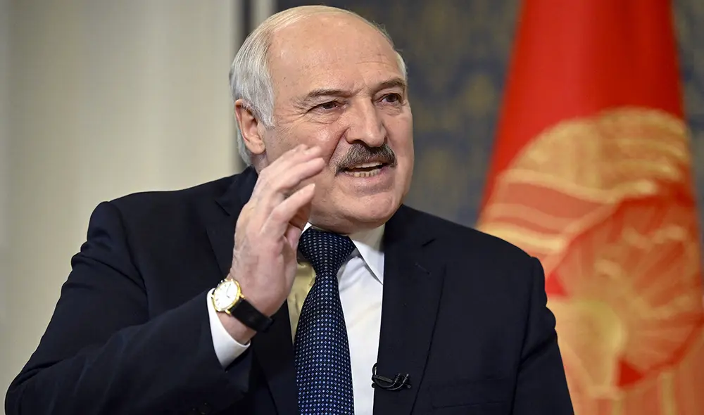 El presidente de Bielorrusia, Alexander Lukashenko, da una entrevista exclusiva a la AFP en su residencia, el Palacio de la Independencia, en la capital, Minsk. Foto y video: AFP El presidente de Bielorrusia, Alexander Lukashenko, da una entrevista exclusiva a la AFP en su residencia, el Palacio de la Independencia, en la capital, Minsk. Foto y video: AFP