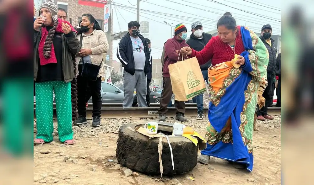 Incendio en Ate dejó varios damnificados. Foto: Raúl Egúsquiza / URPI - LR