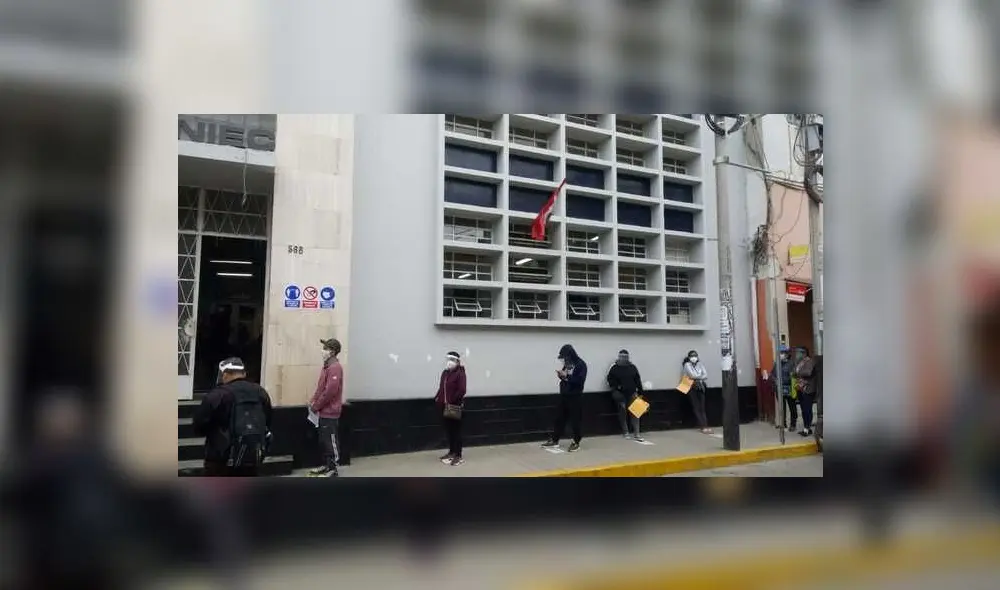 El ciudadano tuvo que tramitar documentos en el Reniec y la Municipalidad de Castilla. Foto: Andina El ciudadano tuvo que tramitar documentos en el Reniec y la Municipalidad de Castilla. Foto: Andina