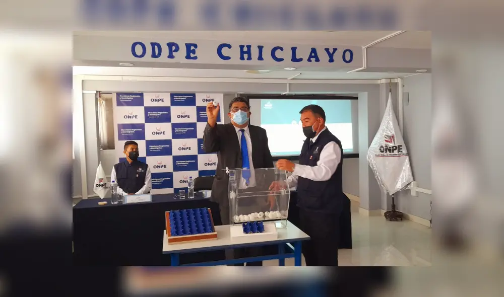 Tras el sorteo de los miembros de mesa, la ODPE Chiclayo explicó sobre el tema de las multas. Foto: ODPE Chiclayo